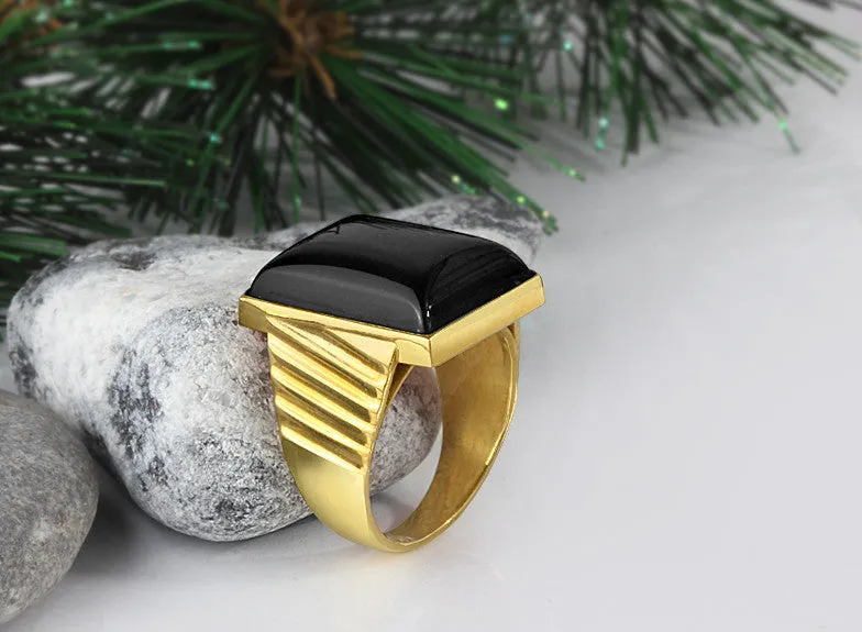 14k Yellow Gold Men's Statement Ring with Black Onyx Stone